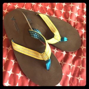 American Eagle Outfitters flip flops