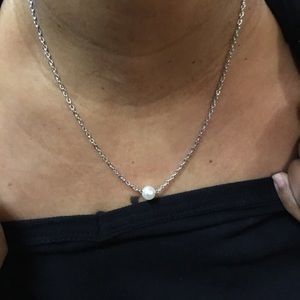 Single pearl Sliver Necklace