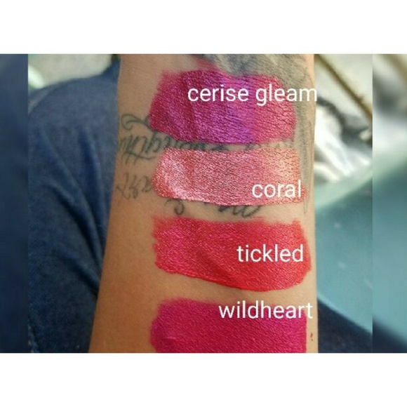 Coral Metallic Matte Lipgloss - Picture 2 of 3