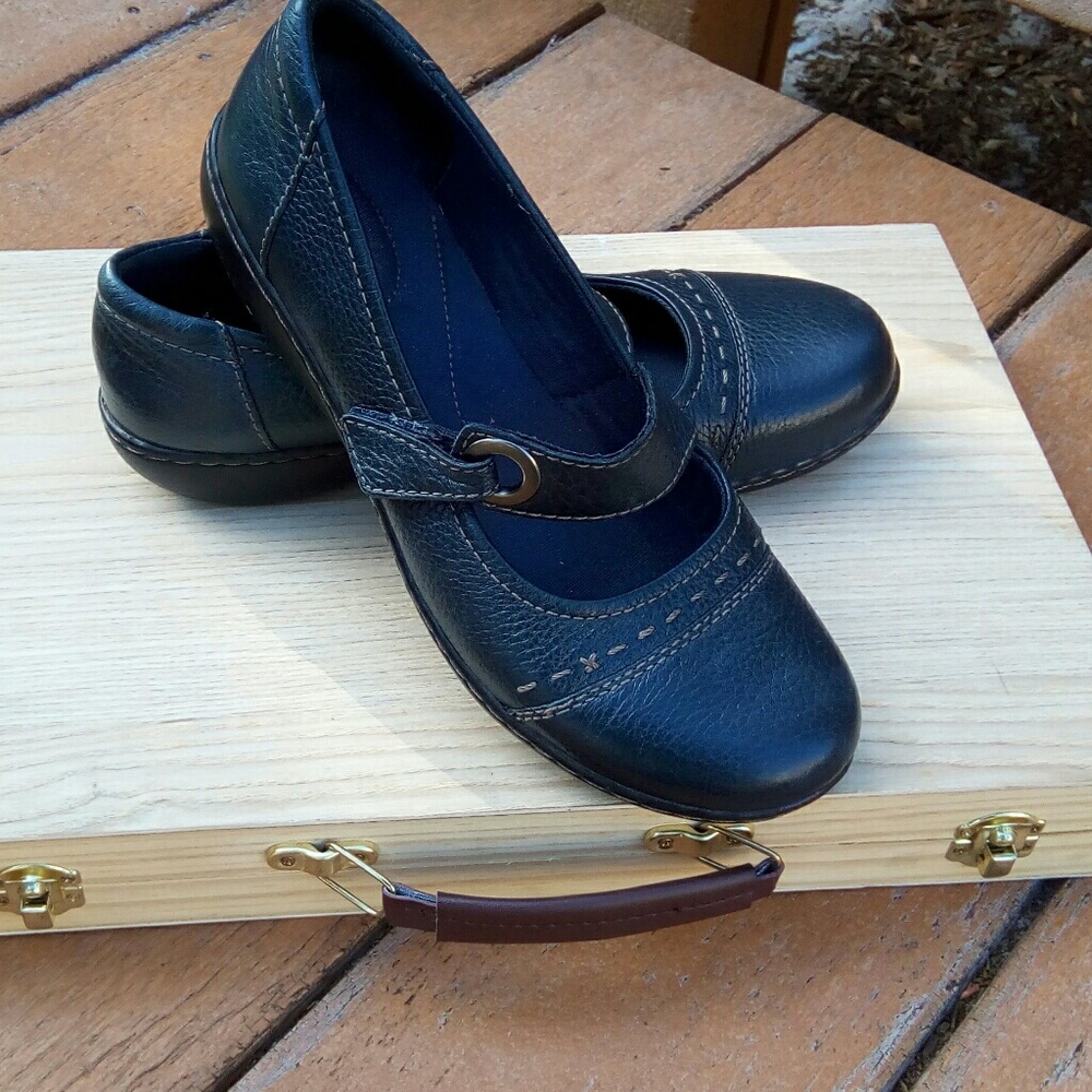 Women shoes 8M