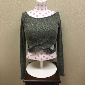 Grey long sleeve criss cross crop top.