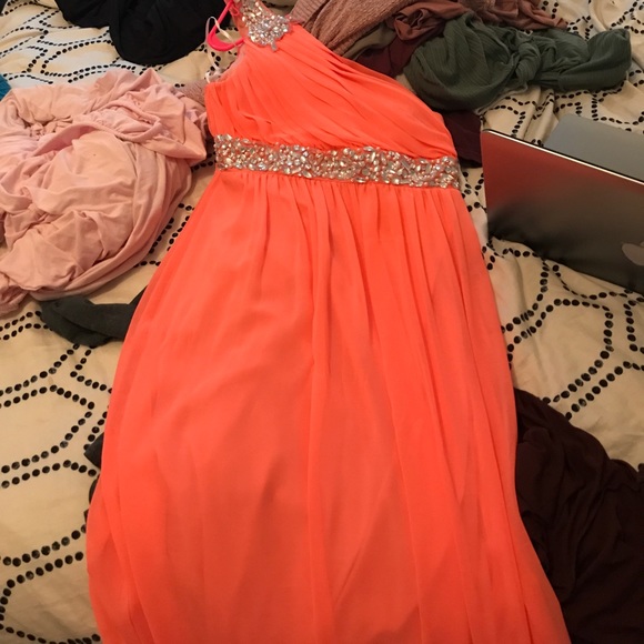 Prom dressed - Picture 1 of 4
