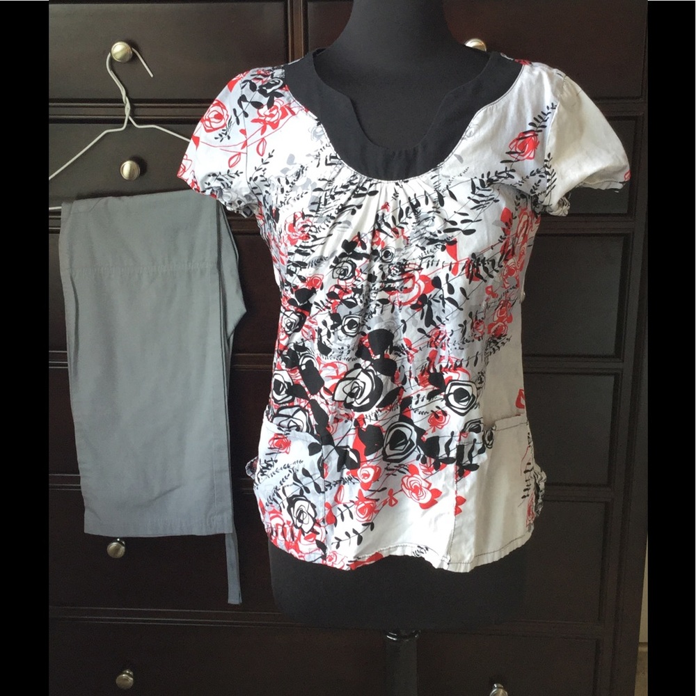 Flowered scrub top with matching pants