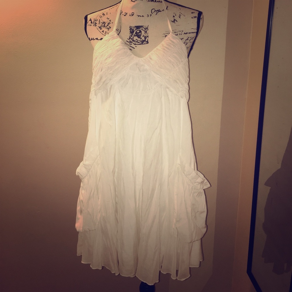 Gorgeous white dress!