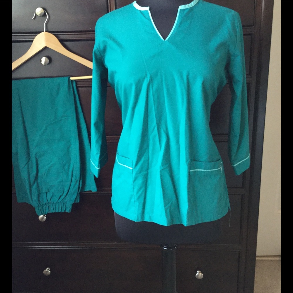 Teal scrub set