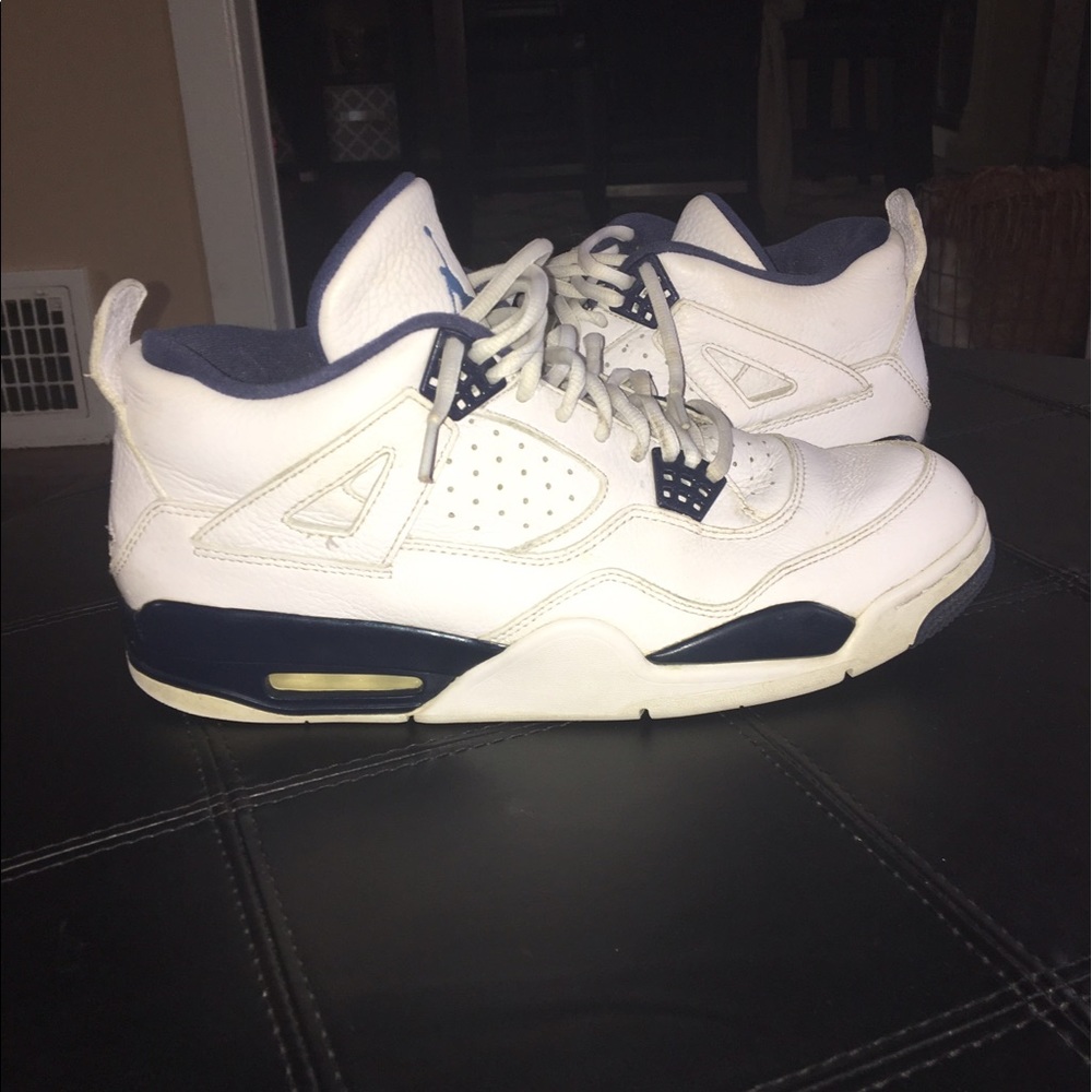 Jordan 4 Columbia