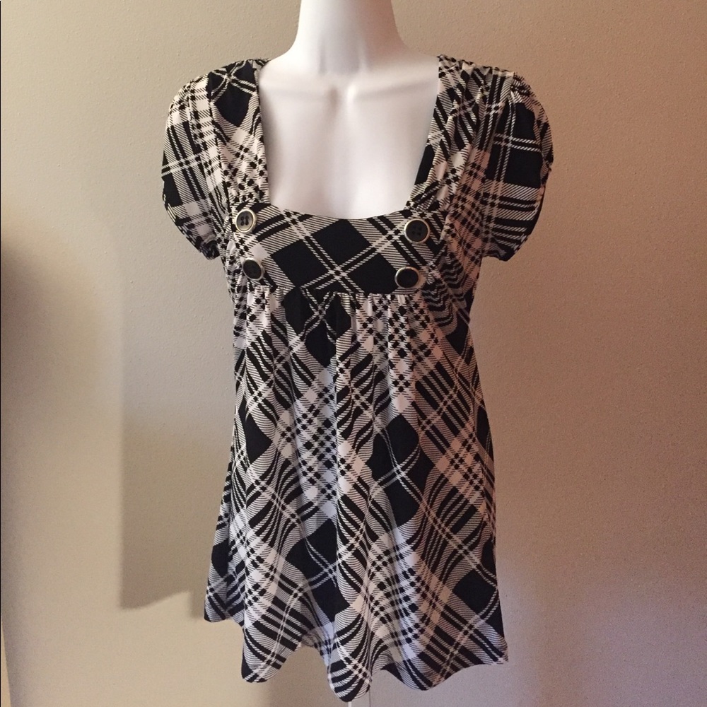 Cute black and white blouse