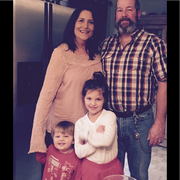 Meet your posher, Melissa - Picture 2 of 8