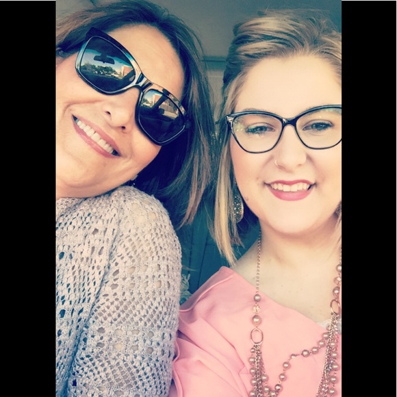 Meet your posher, Melissa - Picture 5 of 8