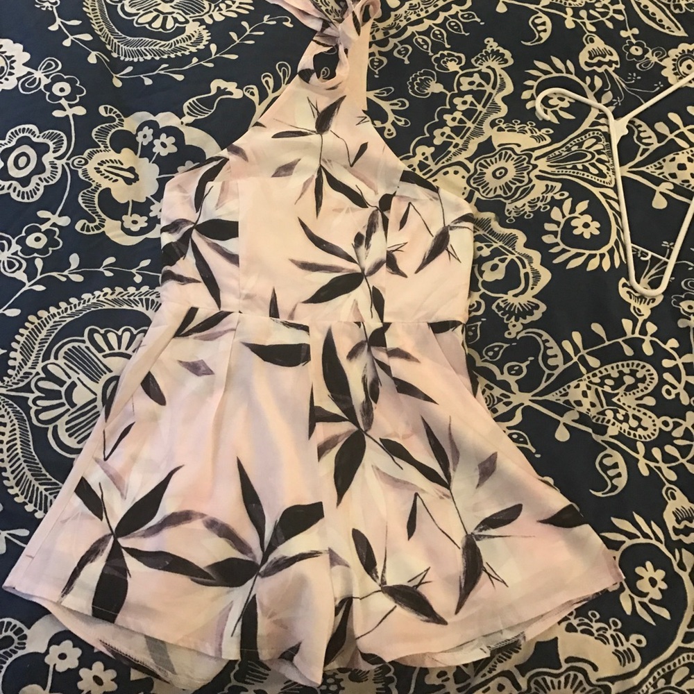 L'Atiste purple romper with leaf print design - Picture 5 of 7