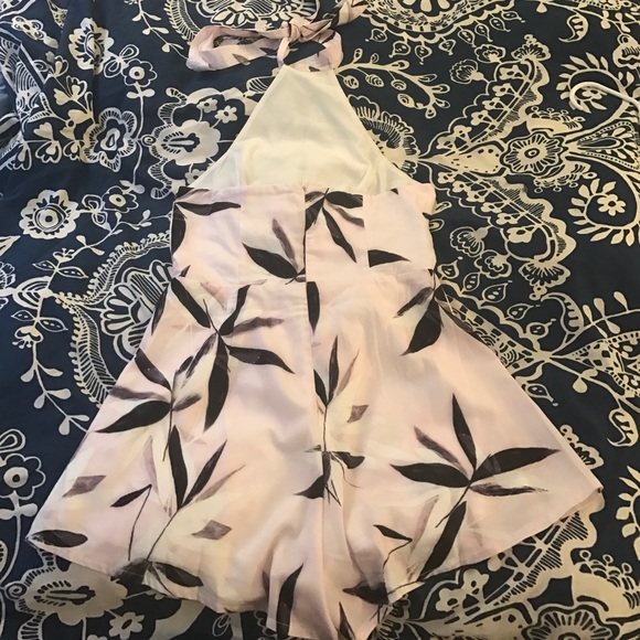 L'Atiste purple romper with leaf print design - Picture 6 of 7