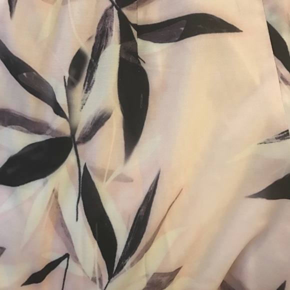 L'Atiste purple romper with leaf print design - Picture 7 of 7