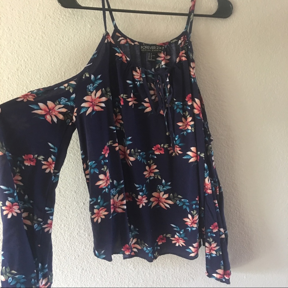 Sholderless floral shirt