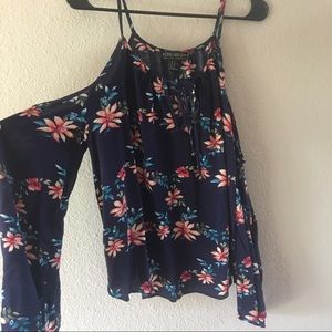 Sholderless floral shirt