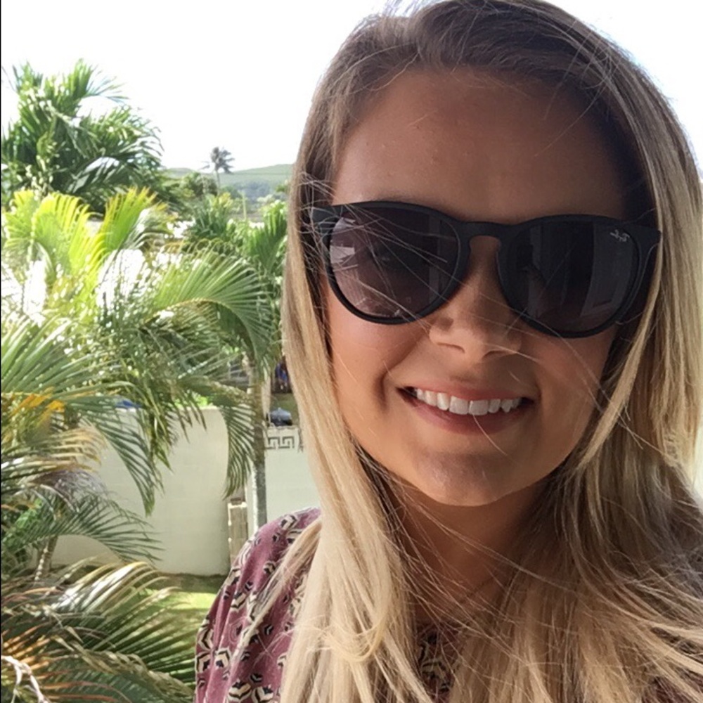 Meet your Posher, Courtney
