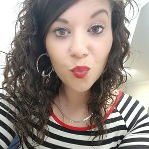 Meet your Posher, Deana