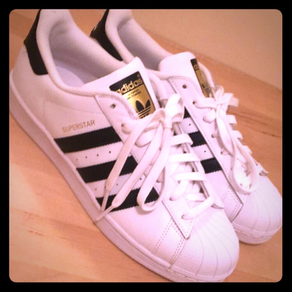 Men's Adidas white& black Superstar shoe size 9.5