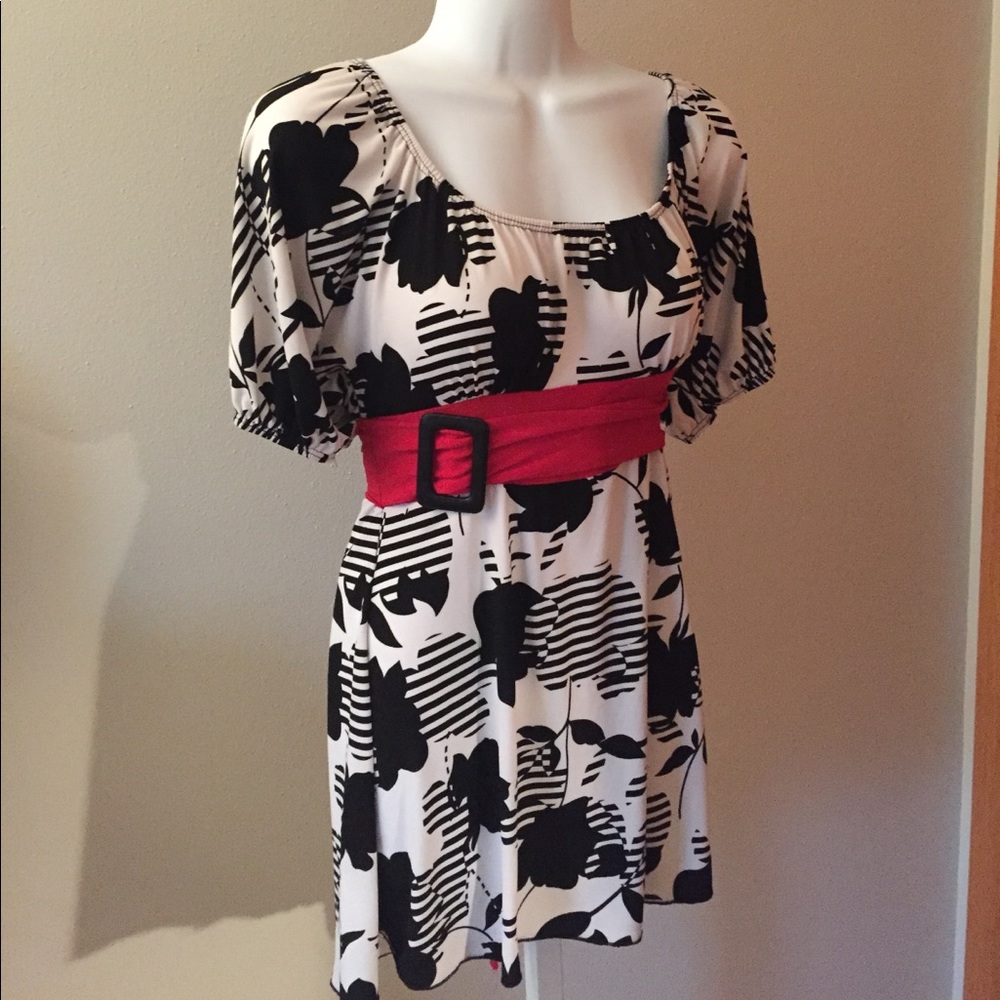 Red waisted belt blouse