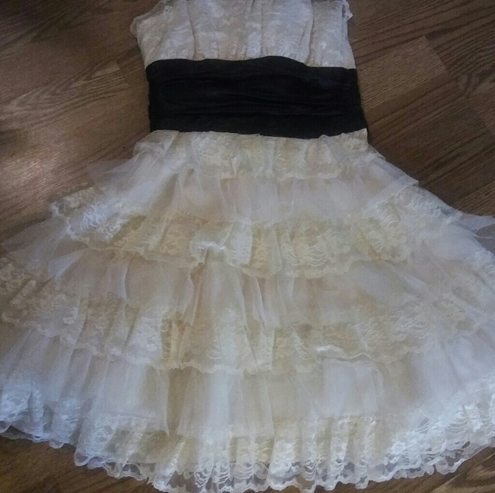 Masquerade Romantic Lace Prom/Dance Dress