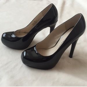 Chinese Laundry Whistle Heel in Black (size 6)