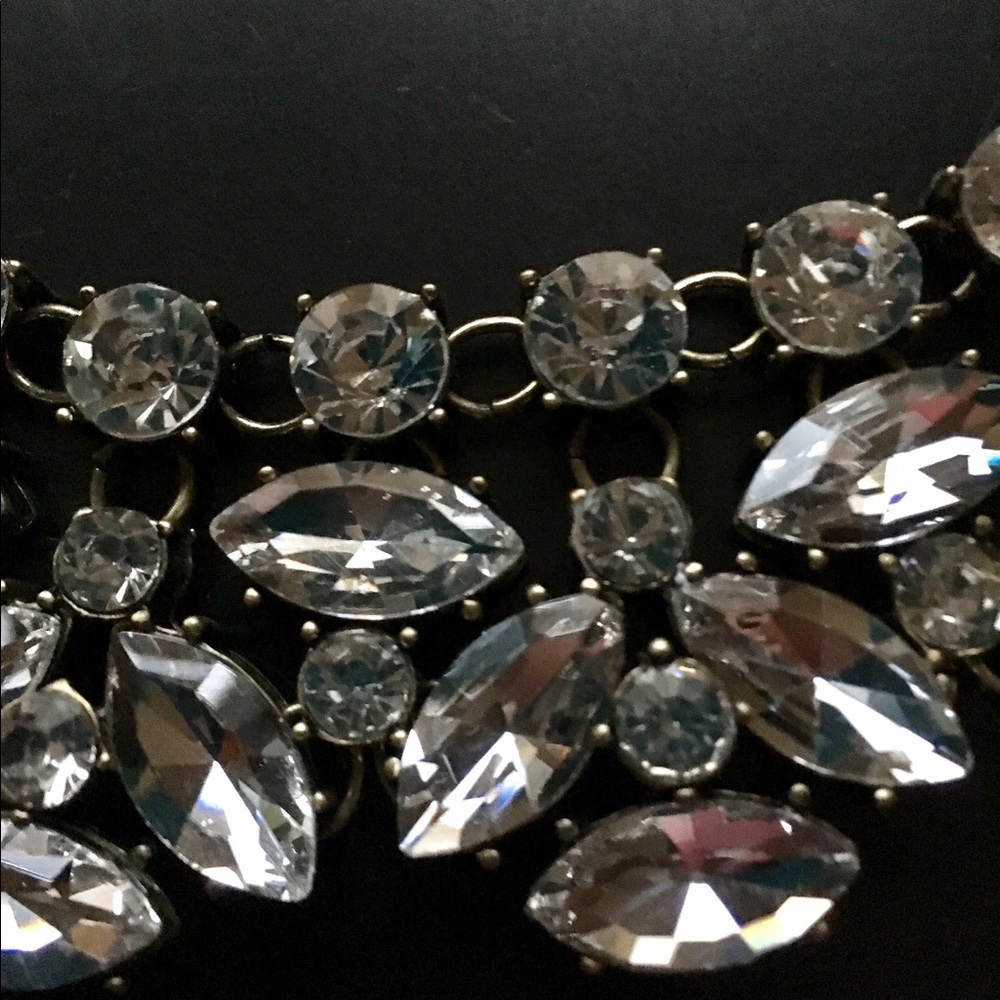 Stunning! Beautiful! Statement Necklace - Picture 2 of 3