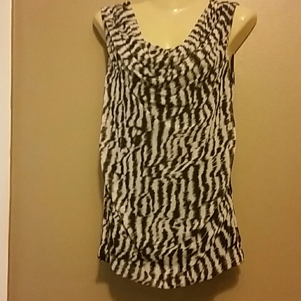 Black and white top