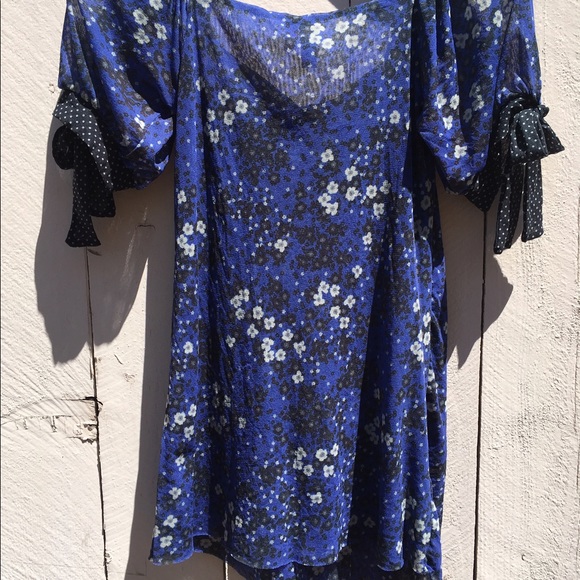 Sheer Floral Top - Picture 4 of 5