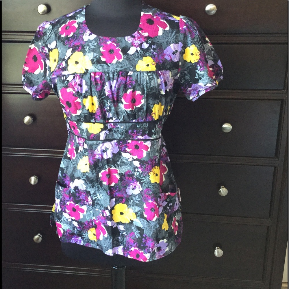 Scrub top