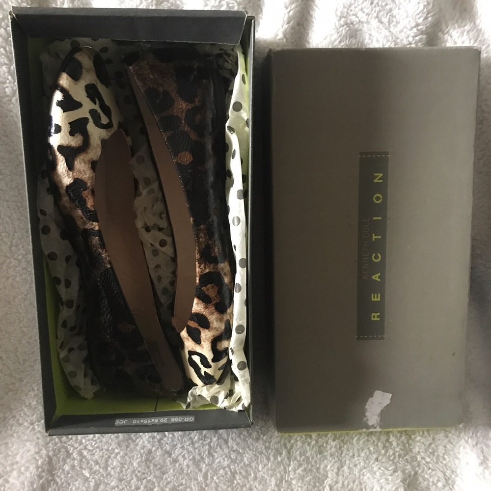 Kenneth Cole Reaction Leopard Flats