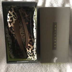 Kenneth Cole Reaction Leopard Flats