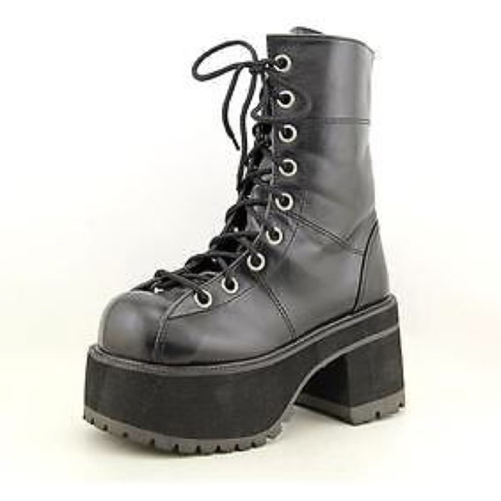 🚫SOLD🚫Demonia 302 Ranger Boots