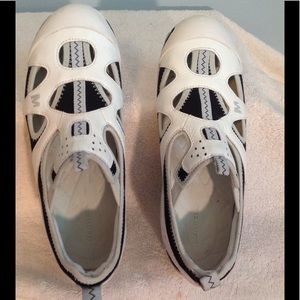 Merrill White & Black Athletic Shoes. Excellent