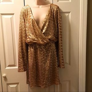 ❤️ Alloy GOLD SEQUIN DEEP-V Mini Dress ❤️ So sexy!