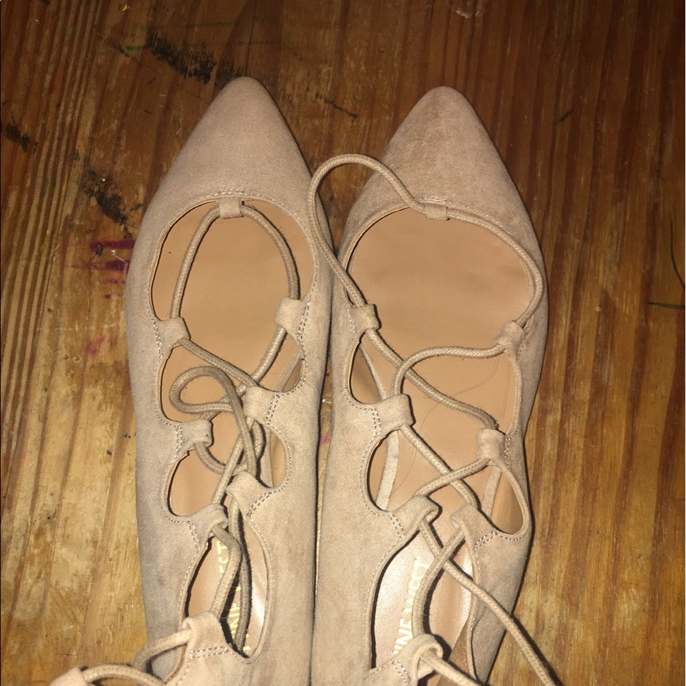 nude flats
