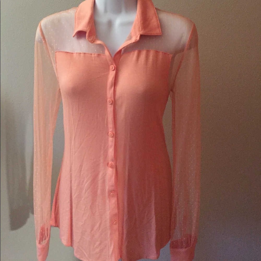Adorable and comfortable button down blouse