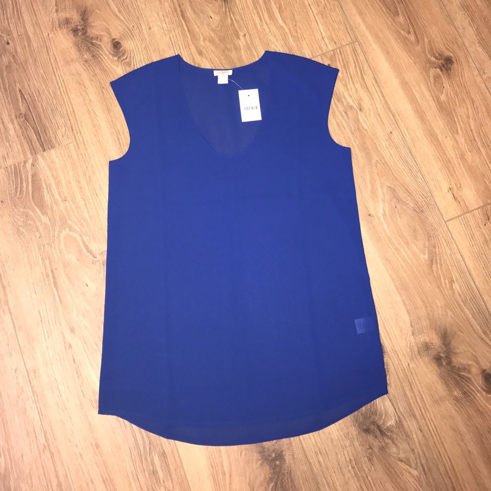 💙✨NWT Cap-Sleeve Shirttail Blouse✨💙