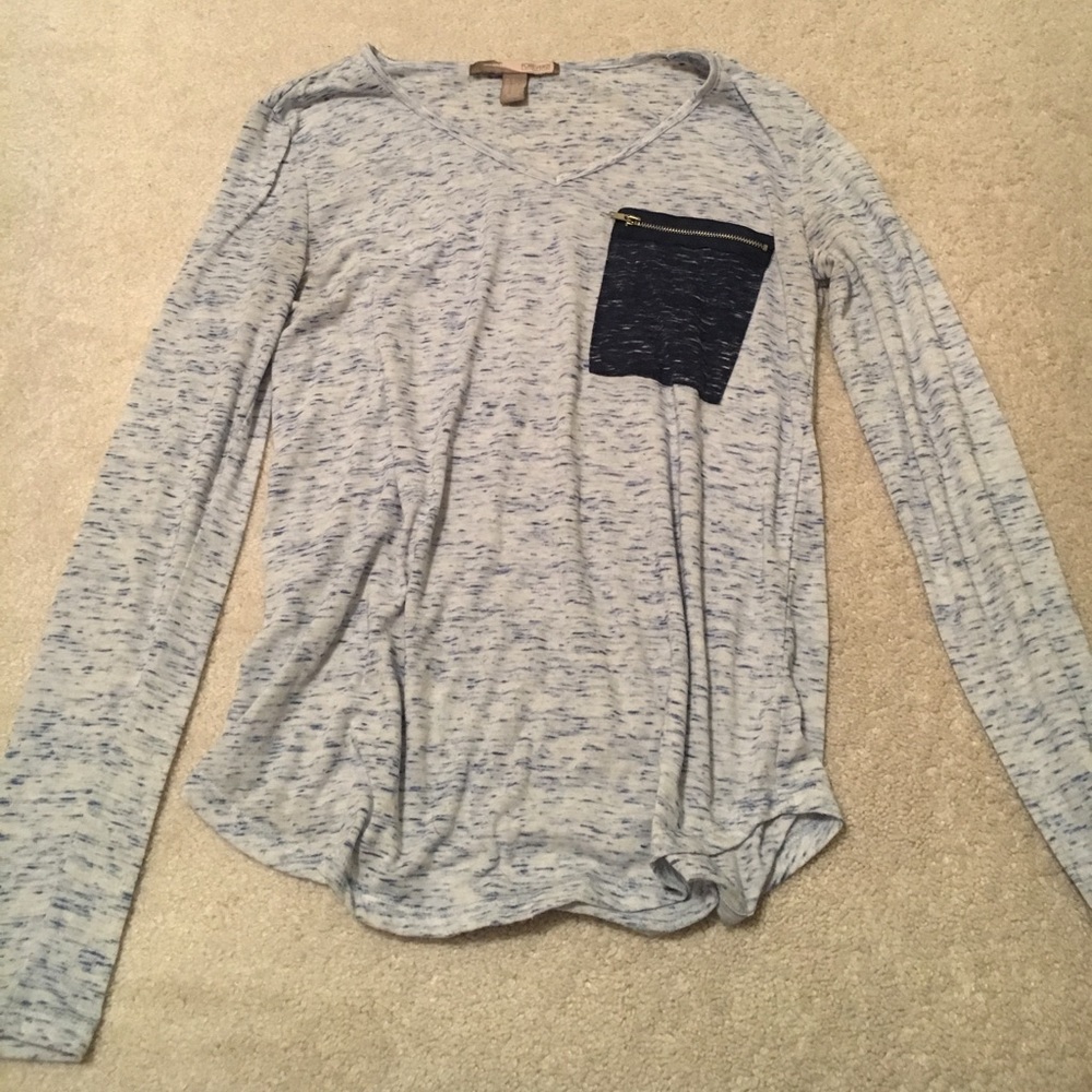 Long sleeve shirt with a pocket