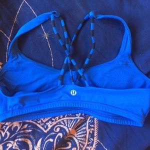 Lululemon sports bra