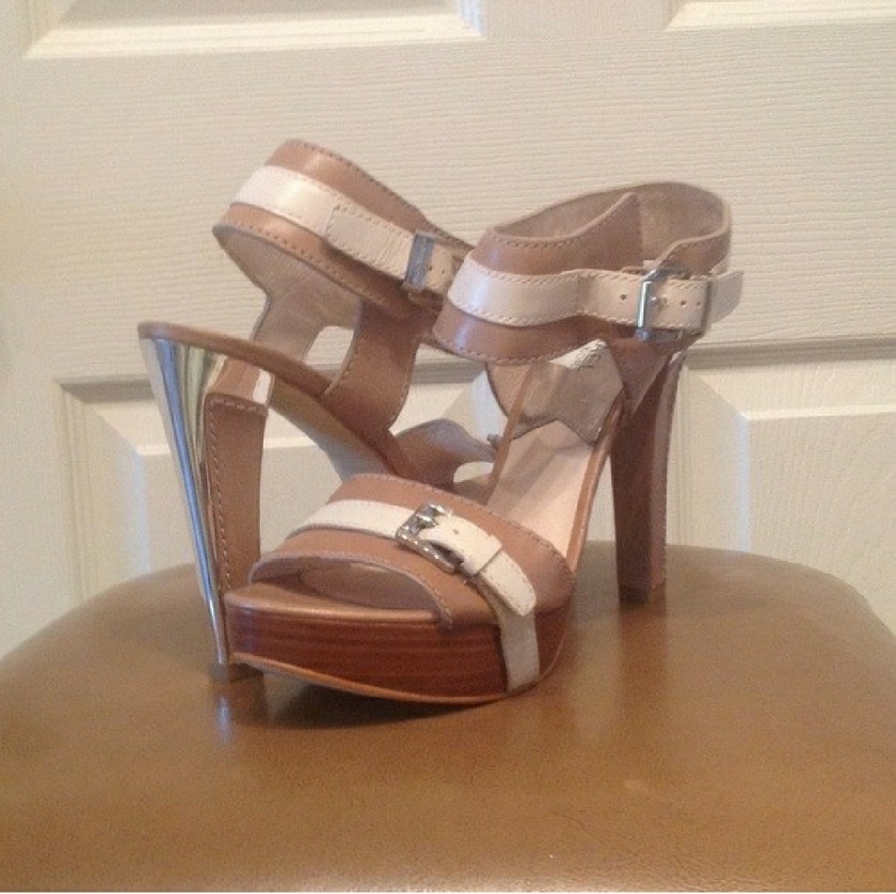 Beautiful MK heels. Make an offer!