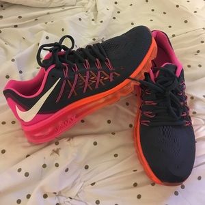 Womens Nike Air Max Size 9