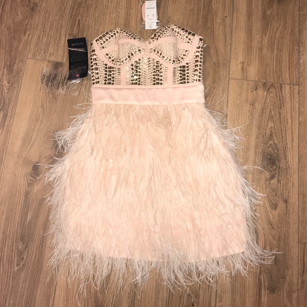 💕✨NWT BEBE BEJEWELED FEATHER DRESS✨💕