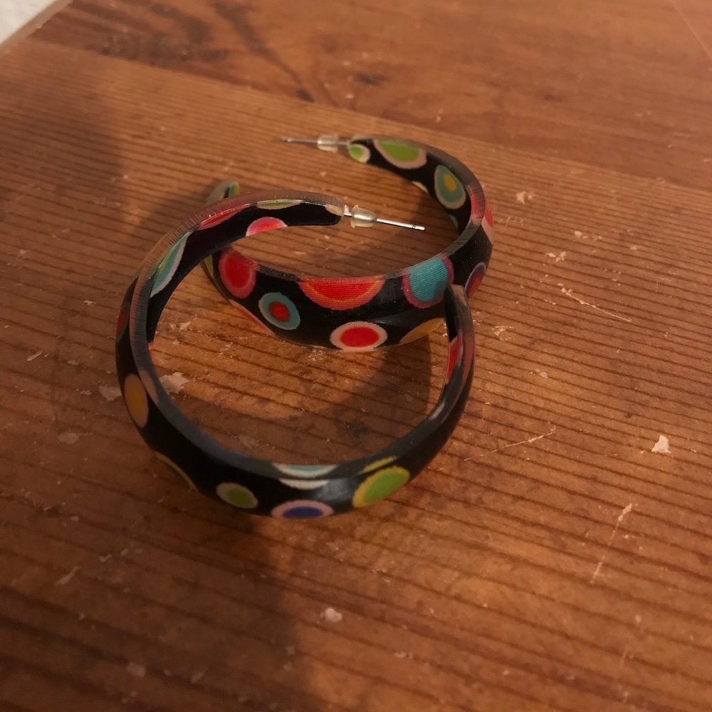 Black w/ color dotted hoops