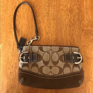 ⭐️ HOLD⭐️ Coach Wristlet
