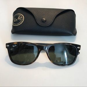 Tortoise New Wayfarer Ray Ban Sunglasses