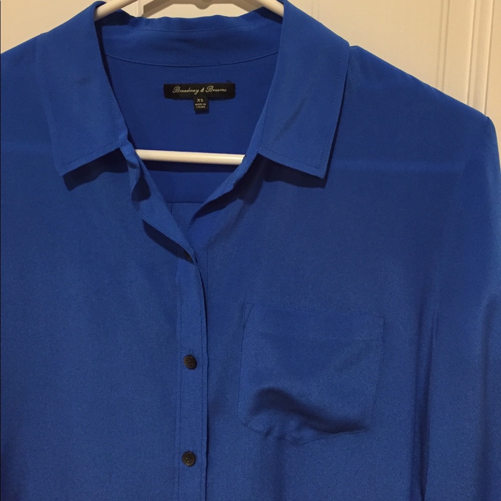 Button-up blouse - Picture 3 of 4