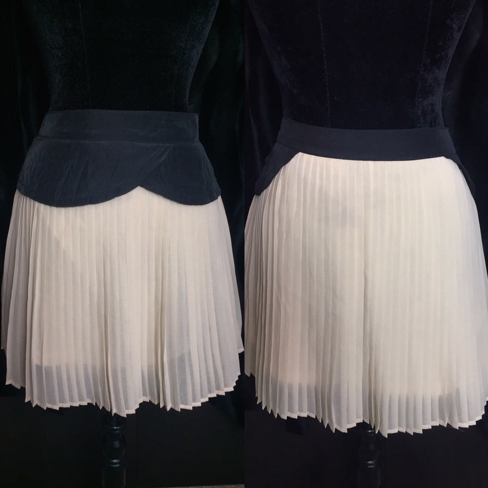 Black and Cream Pleated Mini Skirt