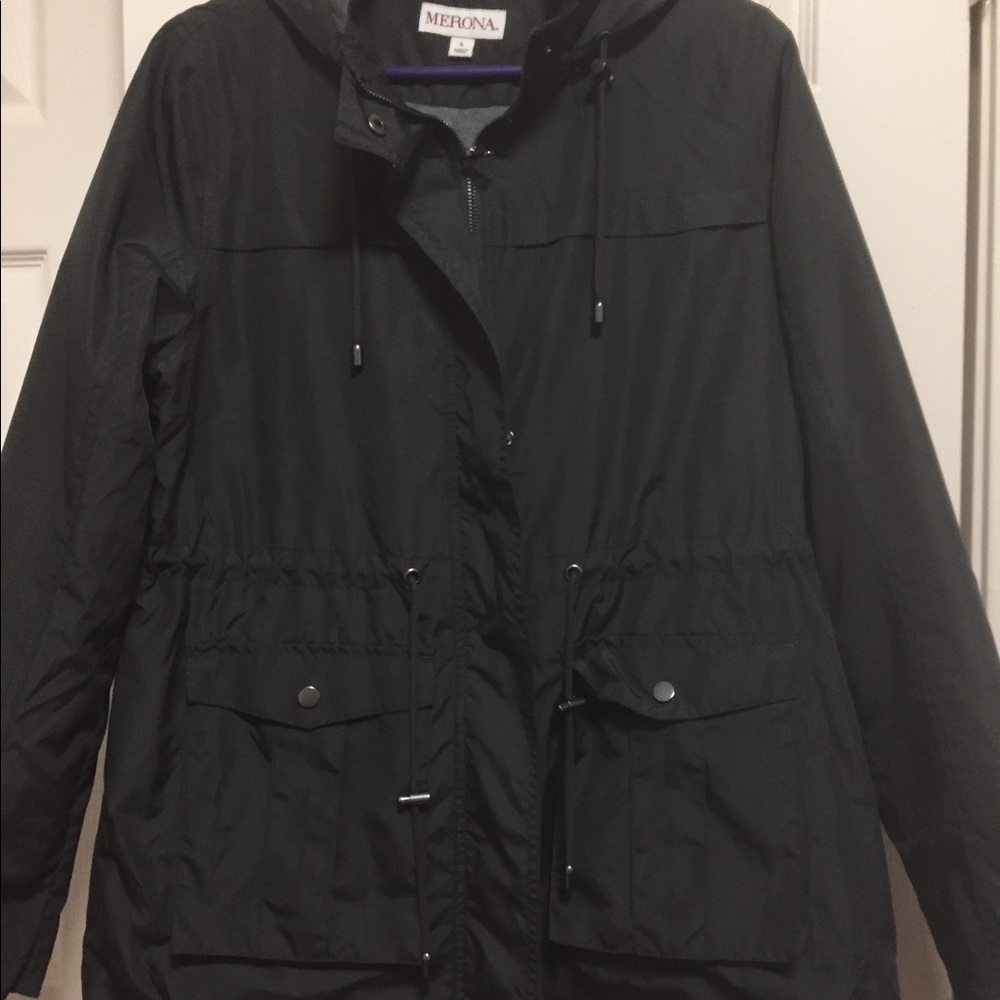 Grey rain jacket with pockets!