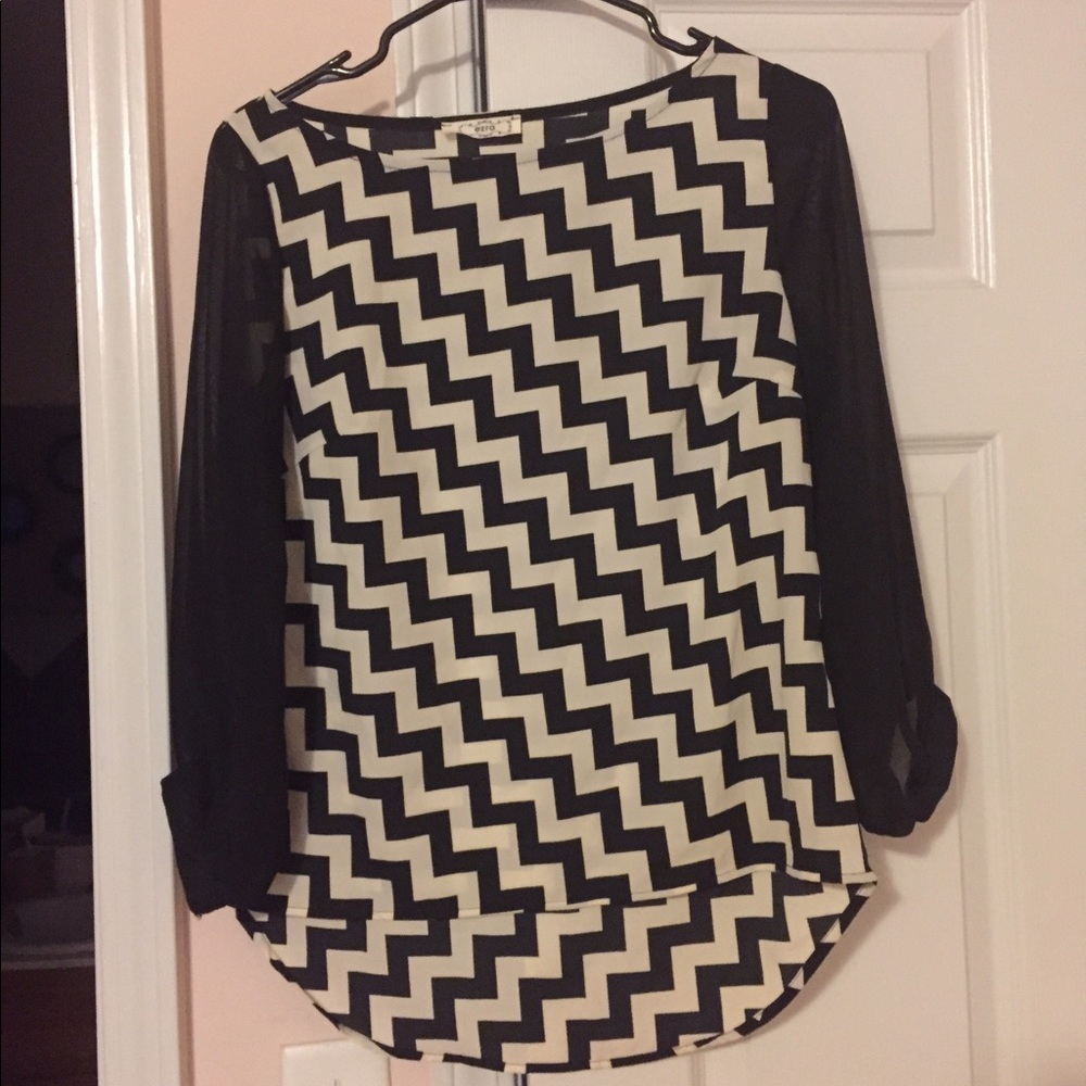Black and white shirt 💕