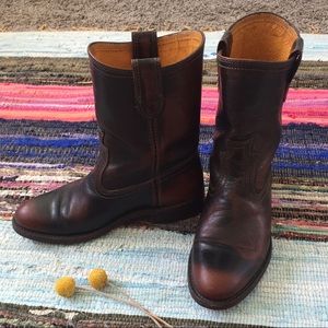 FRYE- Brown leather pull on boots