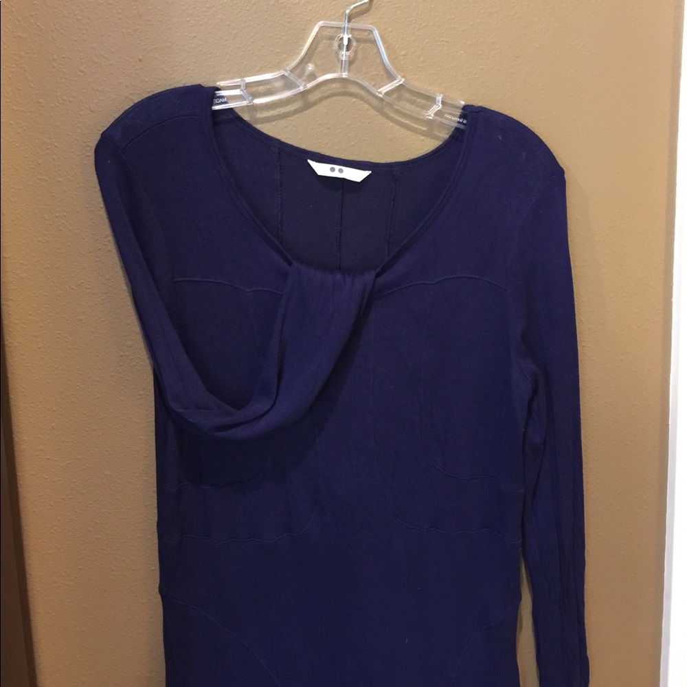 Three Dots Top. Like new.